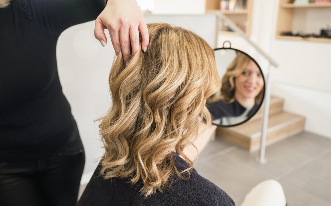 Balayage vs Highlights: Which Hair Color Technique Is Right for You?